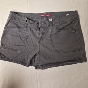Unionbay Gray Utility Stretch Twill Shorts - Women's Size 15‎ - Porkchop Pockets